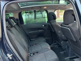 Peugeot 5008 2011