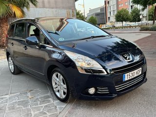 Peugeot 5008 2011