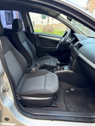 Opel Astra 2007