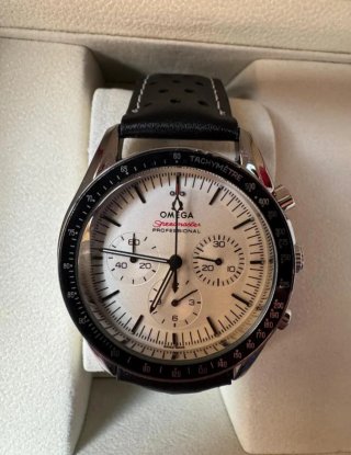 Caja Omega y bolsa + regalo reloj omega Speedmaste