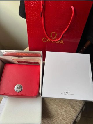 Caja Omega y bolsa + regalo reloj omega Speedmaste