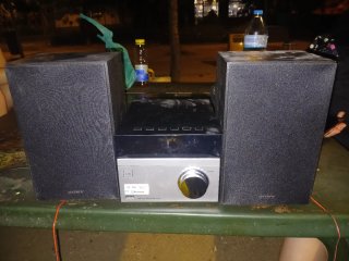 Minicadena Sony Negra y Plateada