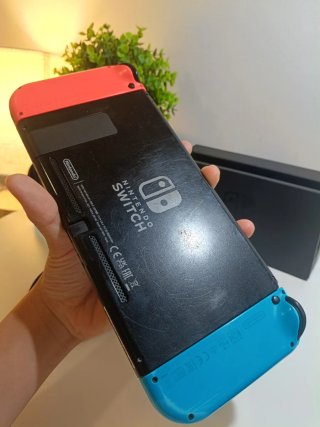 ¡EN BUEN ESTADO! Nintendo Switch con accesorios