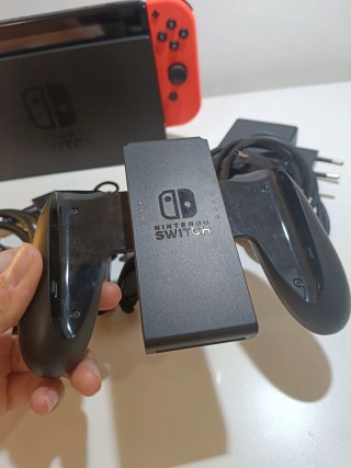 ¡EN BUEN ESTADO! Nintendo Switch con accesorios