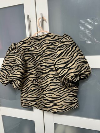 Blusa H&M nueva estampado cebra
