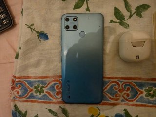Smartphone Realme C25Y funzionante