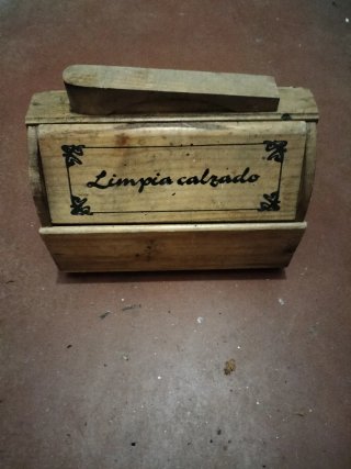 Caja Limpiador de Calzado Antigua