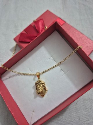 Cadena y dije rostro de Cristo oro 18k 750.