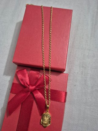 Cadena y dije rostro de Cristo oro 18k 750.