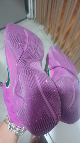 Zapatillas Baloncesto Moradas y Verdes