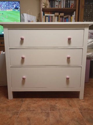 Cama, colchones, armario y cómoda Hemnes IKEA