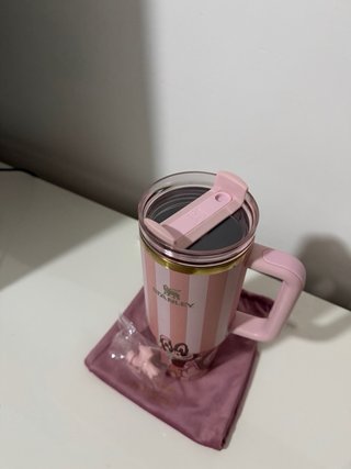 Vaso Stanley Labubu Rosa
