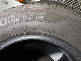 Dunlop 215/70R15C 109/107S Neumático