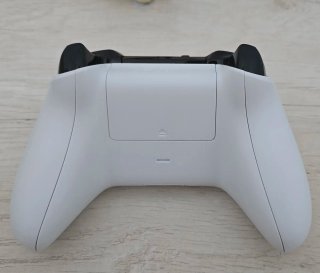 Xbox One S 1TB + Devil May Cry 5
