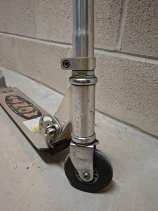 Patinete de acero