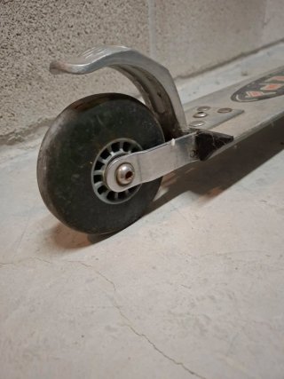 Patinete de acero