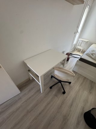 Escritorio y silla de estudio