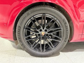 Porsche Cayenne Coupé GTS 2025