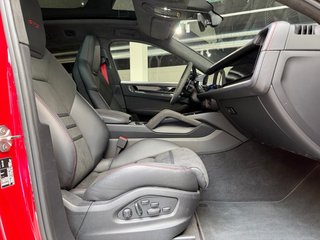 Porsche Cayenne Coupé GTS 2025