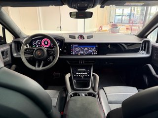 Porsche Cayenne Coupé GTS 2025