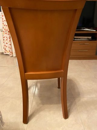 4 sillas de madera maciza en muy buen estado
