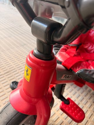 Triciclo Ferrari Rojo