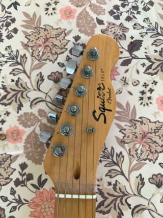 Guitarra Eléctrica y Pedalera de Efectos