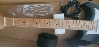 Guitarra Behringer iAXE624 USB + Amplificador 25w