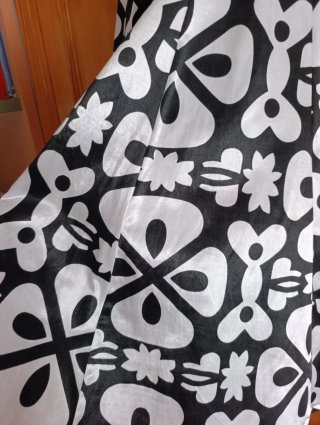 Vestido de fiesta blanco y negro
