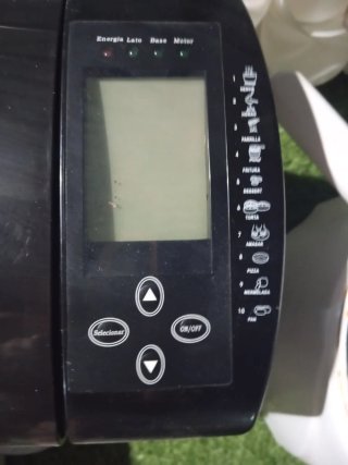 Robot de cocina negro