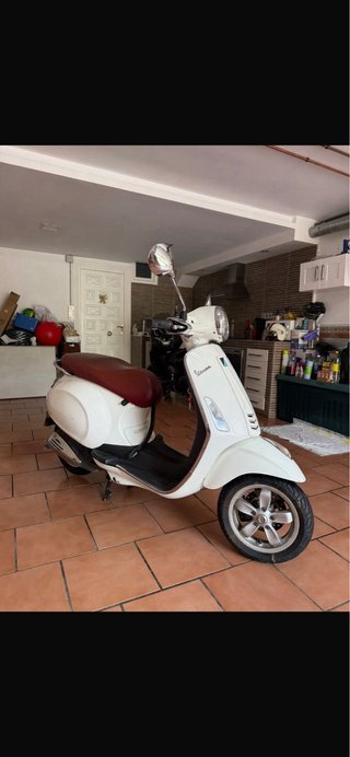 Vespa Sprint 49cc Blanca y Marrón