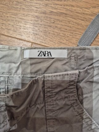 Pantalón cargo Zara verde militar
