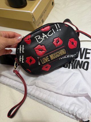 Riñonera Love Moschino Negra y Roja
