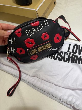 Riñonera Love Moschino Negra y Roja