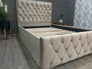 Cama Matrimonial Beige Terciopelo