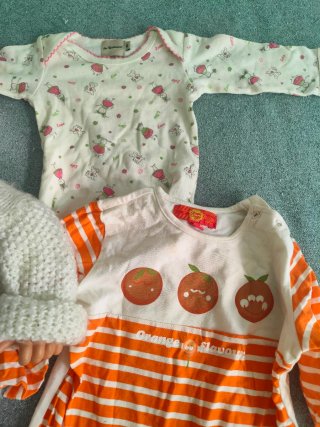 Muñeco bebé con ropa y accesorios