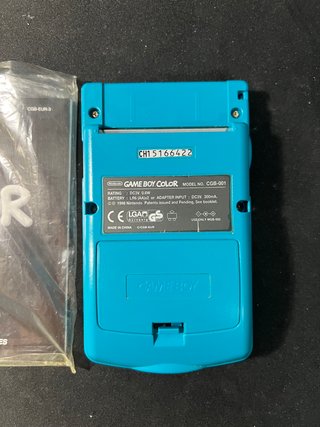 Nintendo Game Boy Color + Pokémon Azul
