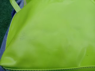 Mochila verde brillante
