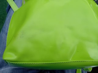 Mochila verde brillante