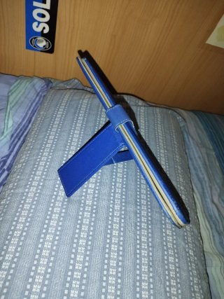 Custodia per tablet con tastiera