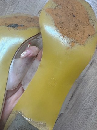 Sandalias transparentes tacón