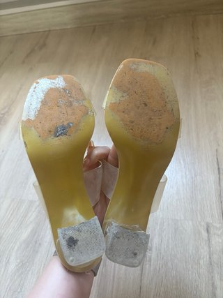 Sandalias transparentes tacón