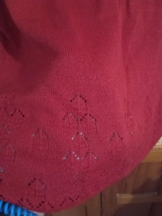 Jersey rojo cuello pico