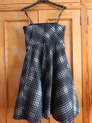 Vestido de fiesta negro y gris