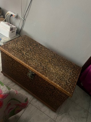 Baúl antiguo de madera