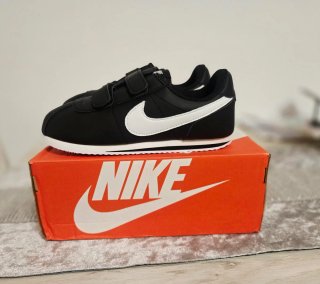 Zapatillas Nike Niño Velcro Negras Blancas