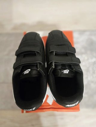 Zapatillas Nike Niño Velcro Negras Blancas
