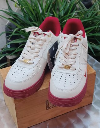 Zapatilla Talla 40.5 granate y Blanca