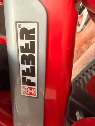 Triciclo Rojo Ferrari