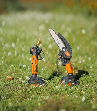 Kit Altuna motosega e forbici da potatura con batteria e titanio